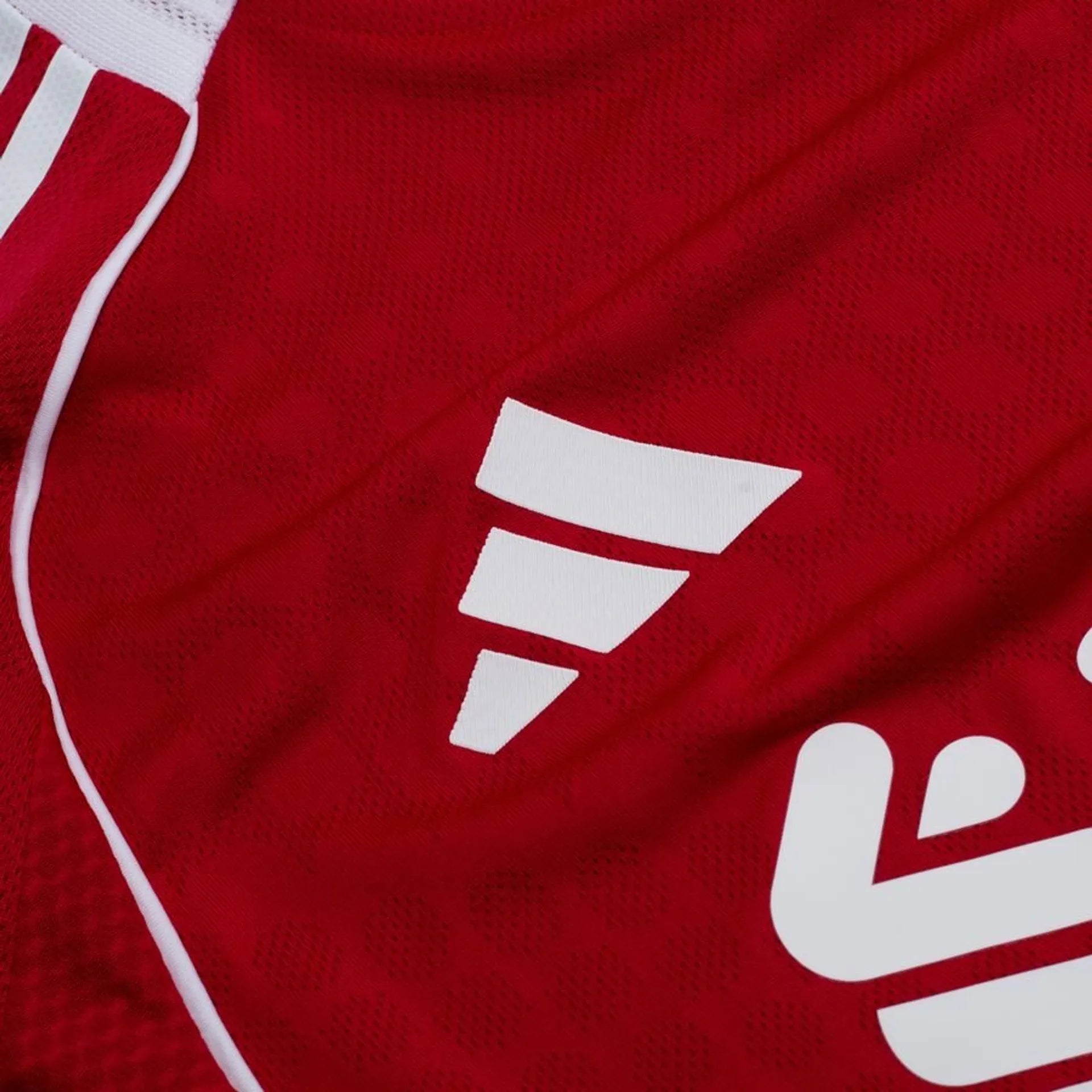 Liverpool Home Shirt 2025/26 Player Edition